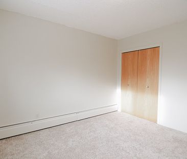 2302 Cornwall St - Two Bedroom - Photo 6