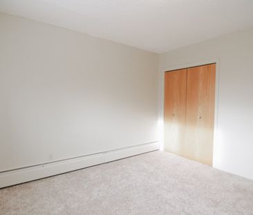 2302 Cornwall St - Two Bedroom - Photo 3