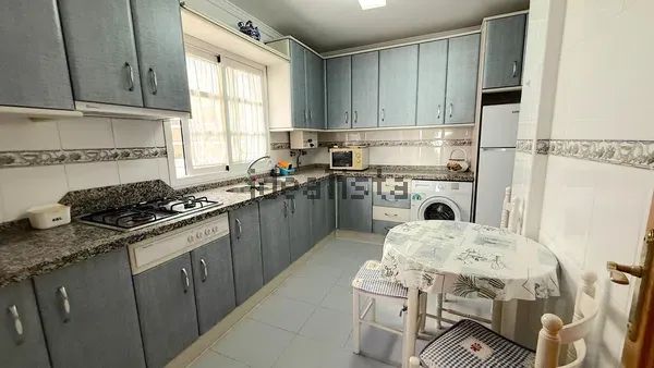 Alquiler de piso en Calle Infantes - Photo 1