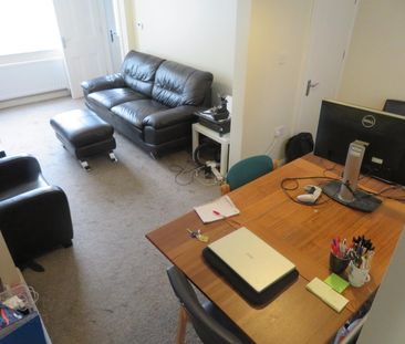 8 Empire Parade, BT126GN, Belfast - Photo 3
