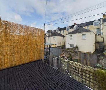 3 bedroom flat to rent - Photo 1