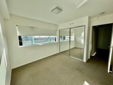 Resort-Style Living in the Heart of Maroochydore - Photo 4