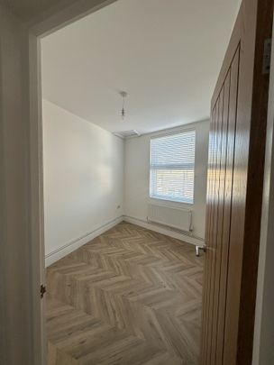 3 Bed Flat, Foxberry Road, SE4 - Photo 1