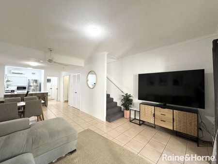 2 BEDROOM : 2 BATHROOM : FULLY FURNISHED: POOL : CLOSE TO TOWN & BEACH - Photo 3