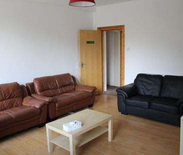 4 bedroom flat to rent - Photo 3