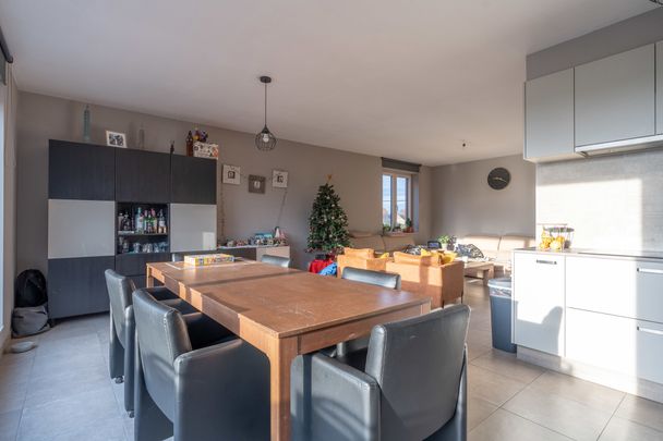 Knap duplexappartement met 3 slpk's en garagebox te Geel - Photo 1