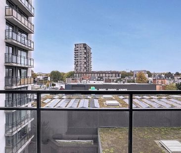 Appartement te huur in Evere voor € 1.250 met 2 slaapkamers - Photo 3