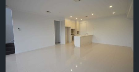 Open the Door to Light and bright family living - Photo 2