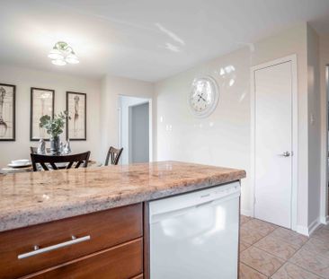 For Lease - 2559 Kingsberry Crescent, Mississauga, Ontario - Photo 3