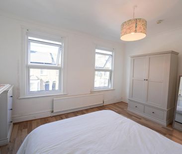 Room in a Shared Flat, Alloa Road, SE8 - Photo 2