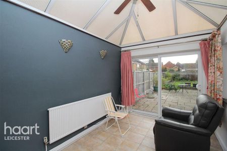 3 bedroom semi-detached house to rent - Photo 3