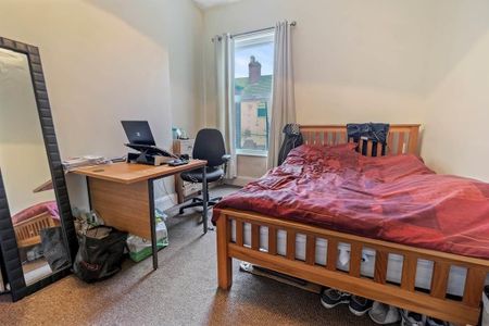 4 bedroom terraced house to rent - Photo 2