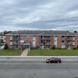 GRAND ET LUMINEUX 4.5 DISPONIBLE 1er SEPTEMBRE 2025 - Photo 3