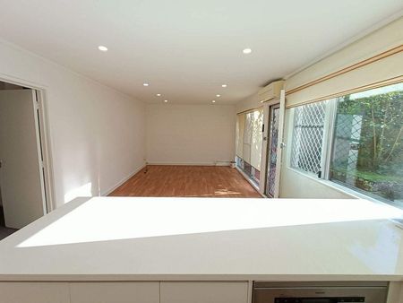 Charming 2 Bedroom Unit in St Heliers - Photo 3