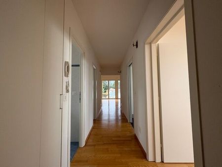 Charming 2.5-room apartment (100 m2) in Jouxtens-Mézery - Foto 2