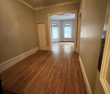 402 McLeod Street - 1 - Photo 4