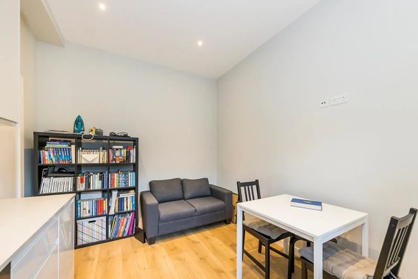 1 Bed Flat, Lancia House, NW2 - Photo 1