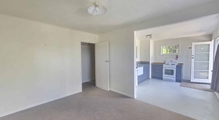 Stunning Two Bedroom Home with Spectacular City Views - Photo 5