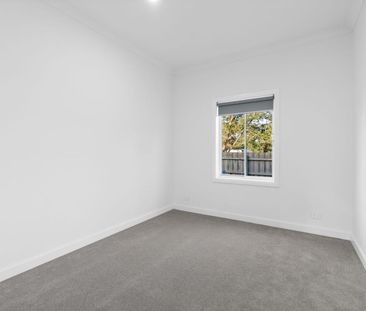 150 Narracan Drive - Photo 5