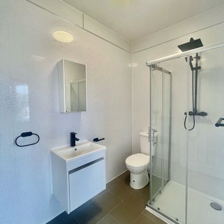 Studio Flat, Fore Street, N18 - Photo 4