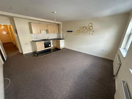 2 bedroom flat to rent - Photo 2
