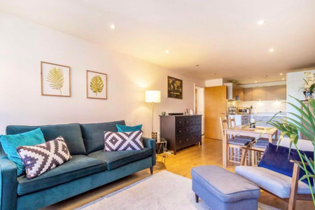 1 bedroom flat to rent - Photo 2