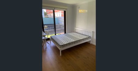 Fully Furnished-Super Convenient & Affordable 3B2B! Closed to BUS station, Restaurant, Supermarket! - Photo 3