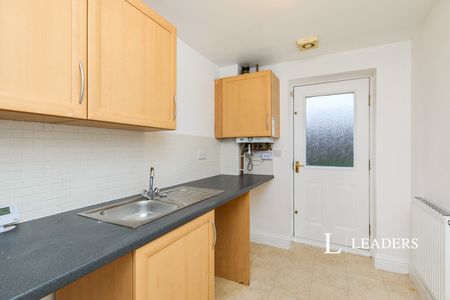 3 bedroom townhouse to rent Crystal Close, Mickleover, DE3 - Photo 4