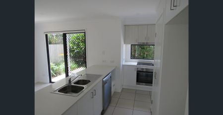 2 MODERN- LARGE TOWN-HOUSEs, Luxury Bayside Living With Location! Thornlands. - Photo 4