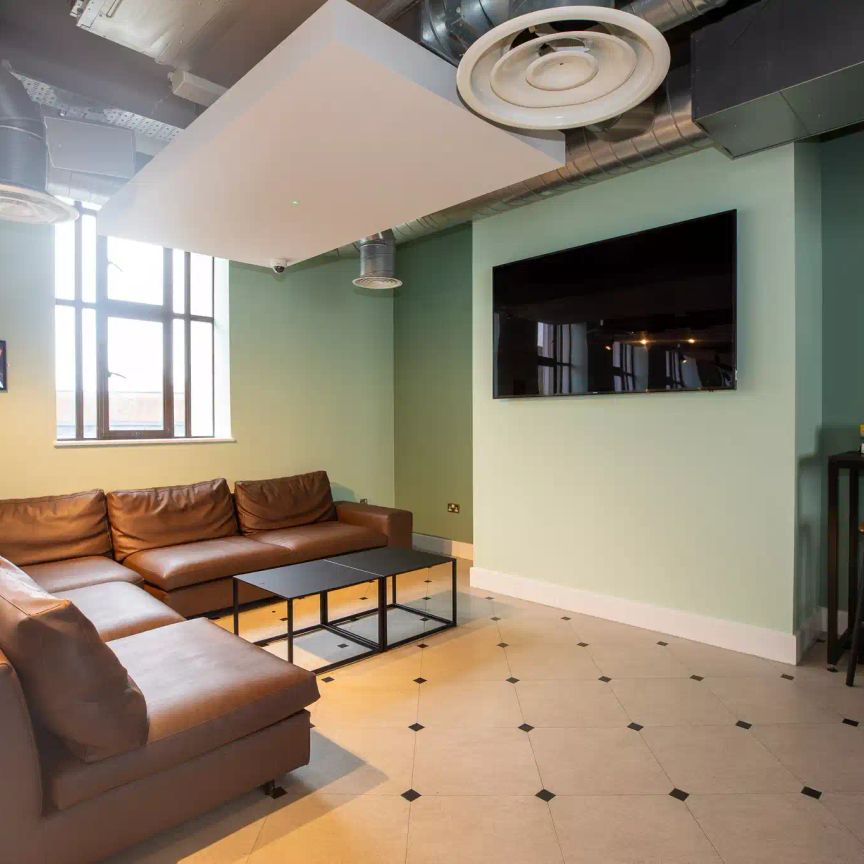 Platinum Studio - Photo 1