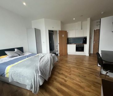 Studio to rent - Photo 2