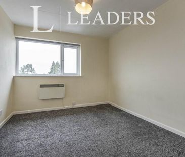 3 bedroom flat to rent - Photo 4