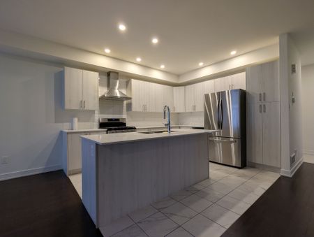 For Lease - 332 Monticello Avenue, Kanata, Ontario - Photo 3