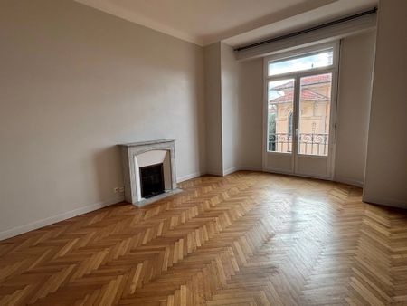 Location Appartement 4 pièces 88m² CANNES 06400 - Photo 4