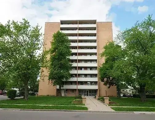 Kloster Court | 135 Confederation Drive, Kitchener - Photo 1