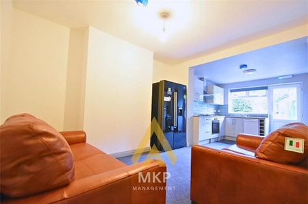 5 bedroom terraced house to rent - Photo 2