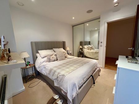 2 bedroom Apartment to let - Photo 3