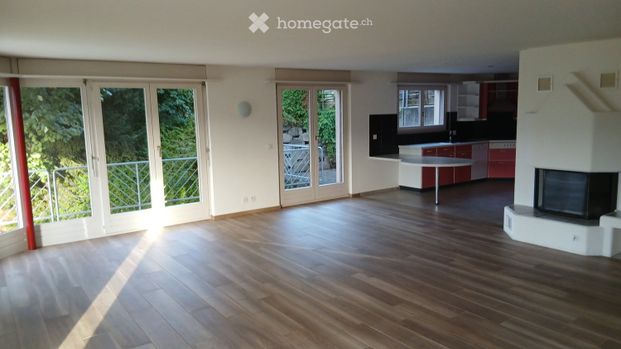SOFORT - Grosse 4.5 Zi. Aussichtswohnung, ruhige Lage! - Photo 1