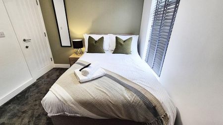 4 bedroom terraced house to rent - Photo 5