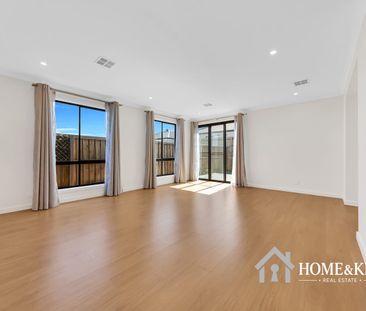 Modern Family Living with Space & Comfort in Prime Sunbury Location - Photo 2