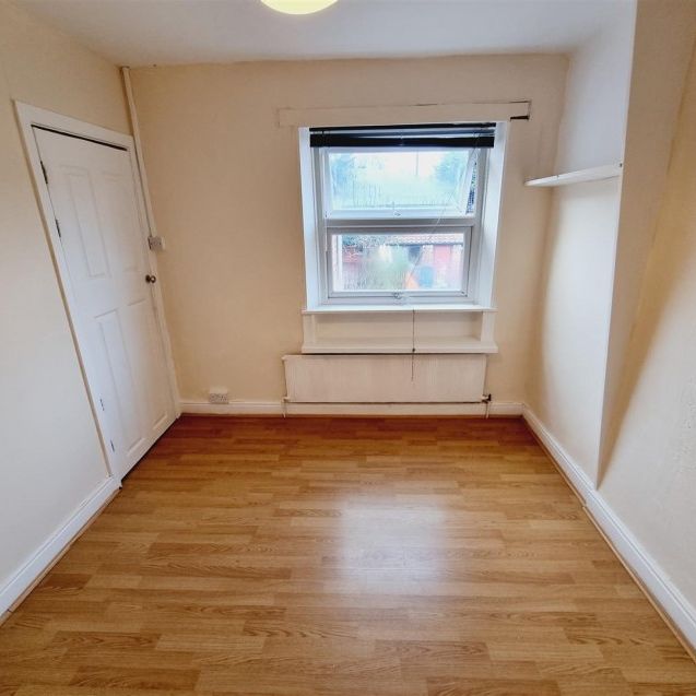 2 Bedroom House to Rent in Fletcher Road, Rushden, Northants, NN10 - Photo 1