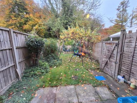 2 bedroom semi-detached house to rent - Photo 2