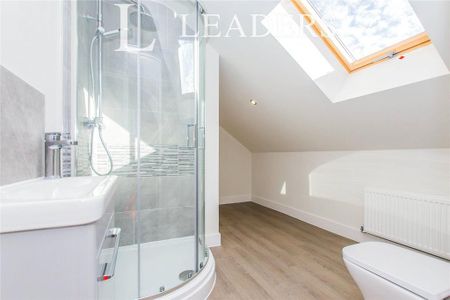 3 bedroom semi-detached house to rent - Photo 5