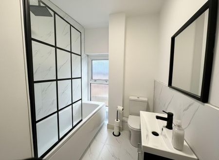 2 bedroom terraced house to rent - Photo 2