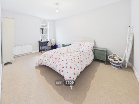 2 bedroom terraced house to rent - Photo 3