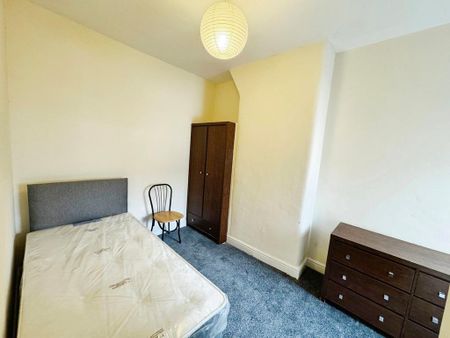 4 bedroom terraced house to rent - Photo 5