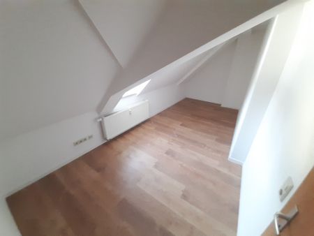 Traumwohnung unter dem Dach, komplett renoviert - Photo 2