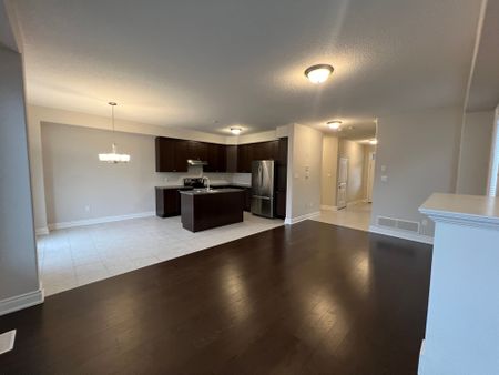 For Lease - 23 LOCKERBIE Crescent, Collingwood, Ontario - Photo 3