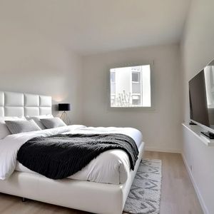 T5 - CHAMALIERES- RENOVE- GARAGE ET CAVE - Photo 2