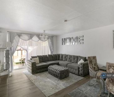 2 bedroom maisonette to rent - Photo 2